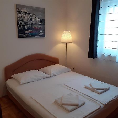 Apartment Conty On The Ground Floor مالينسكا المظهر الخارجي الصورة