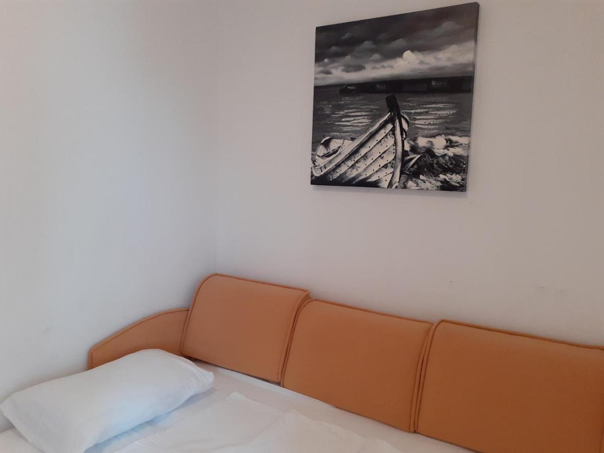 Apartment Conty On The Ground Floor مالينسكا المظهر الخارجي الصورة
