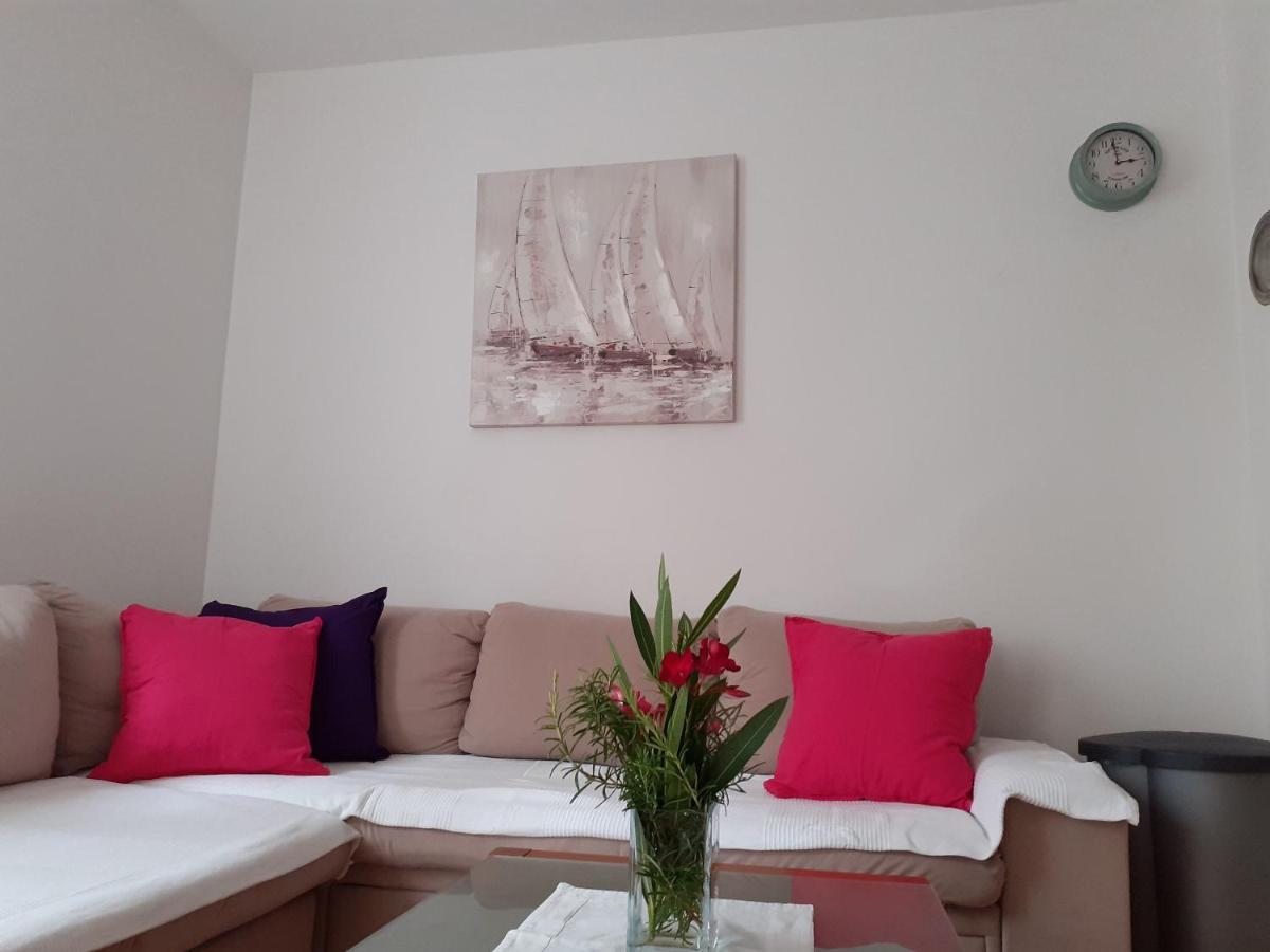 Apartment Conty On The Ground Floor مالينسكا المظهر الخارجي الصورة