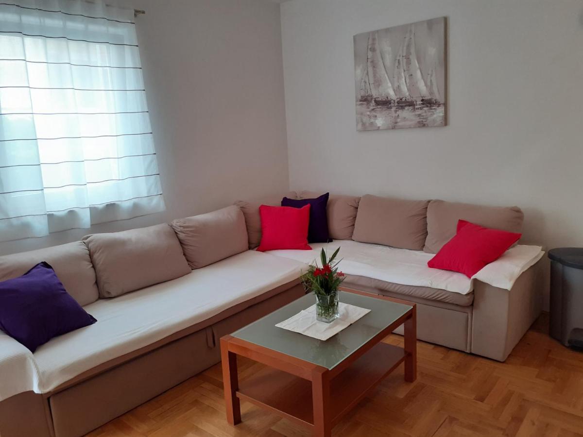 Apartment Conty On The Ground Floor مالينسكا المظهر الخارجي الصورة