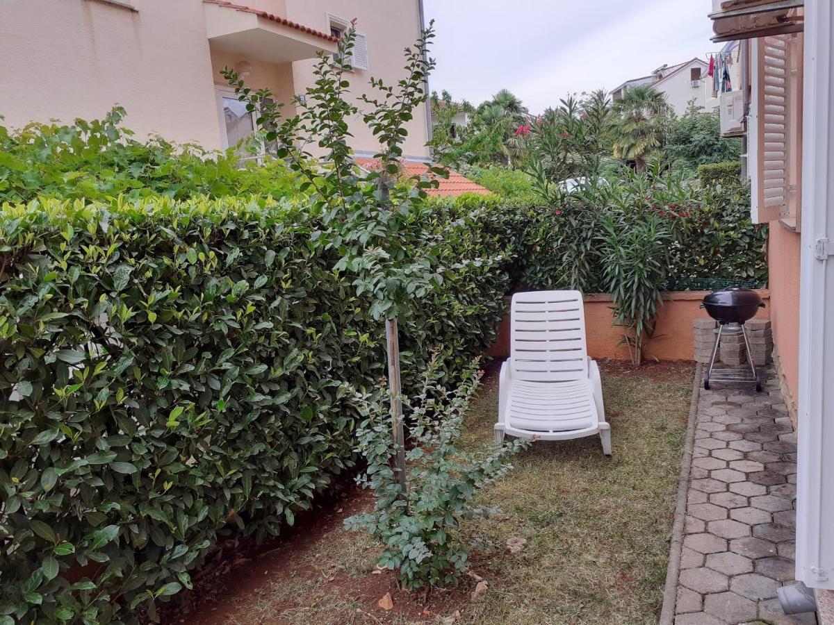 Apartment Conty On The Ground Floor مالينسكا المظهر الخارجي الصورة