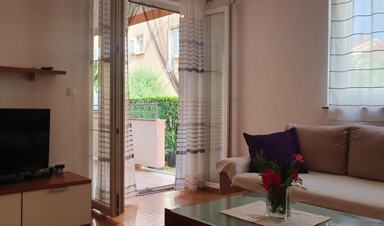 Apartment Conty On The Ground Floor مالينسكا المظهر الخارجي الصورة